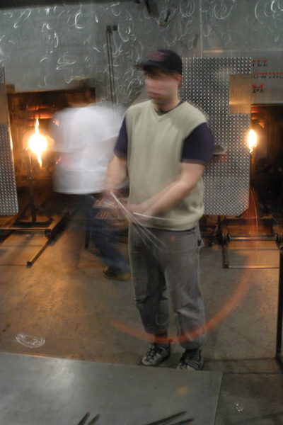 Swinging hot glass